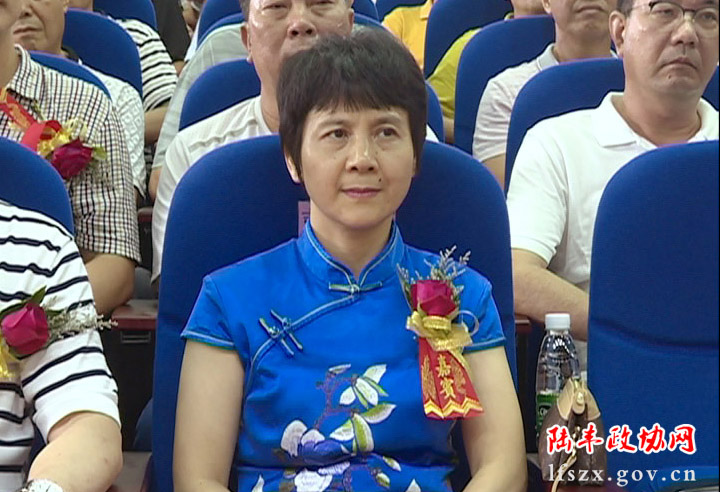 陸豐市春源雙語學校、春源幼兒園揭牌成立_8093